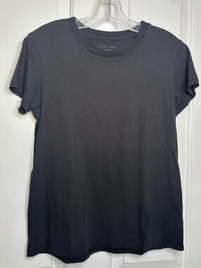 EUC 6397 TShirts Women’s Faded Black Crewneck Tee size Medium